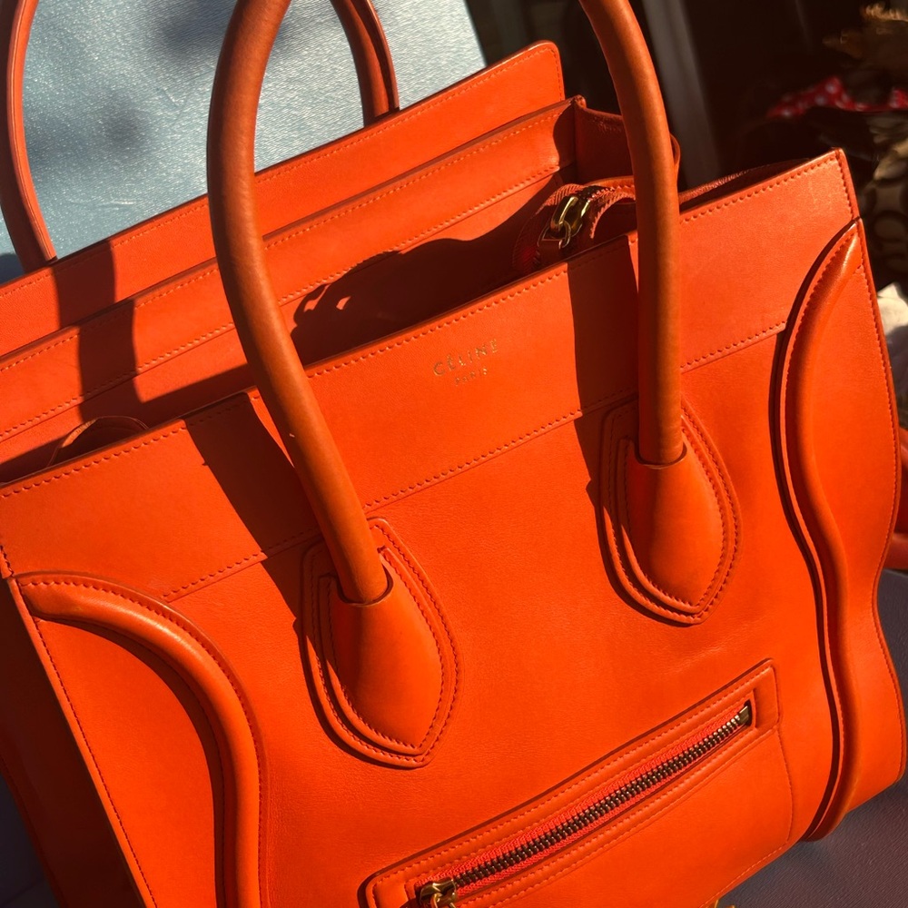 CELINE🔥🔥🔥 STUNNING Orange Tote Like a piece of Sculpture - Picture 4 of 12